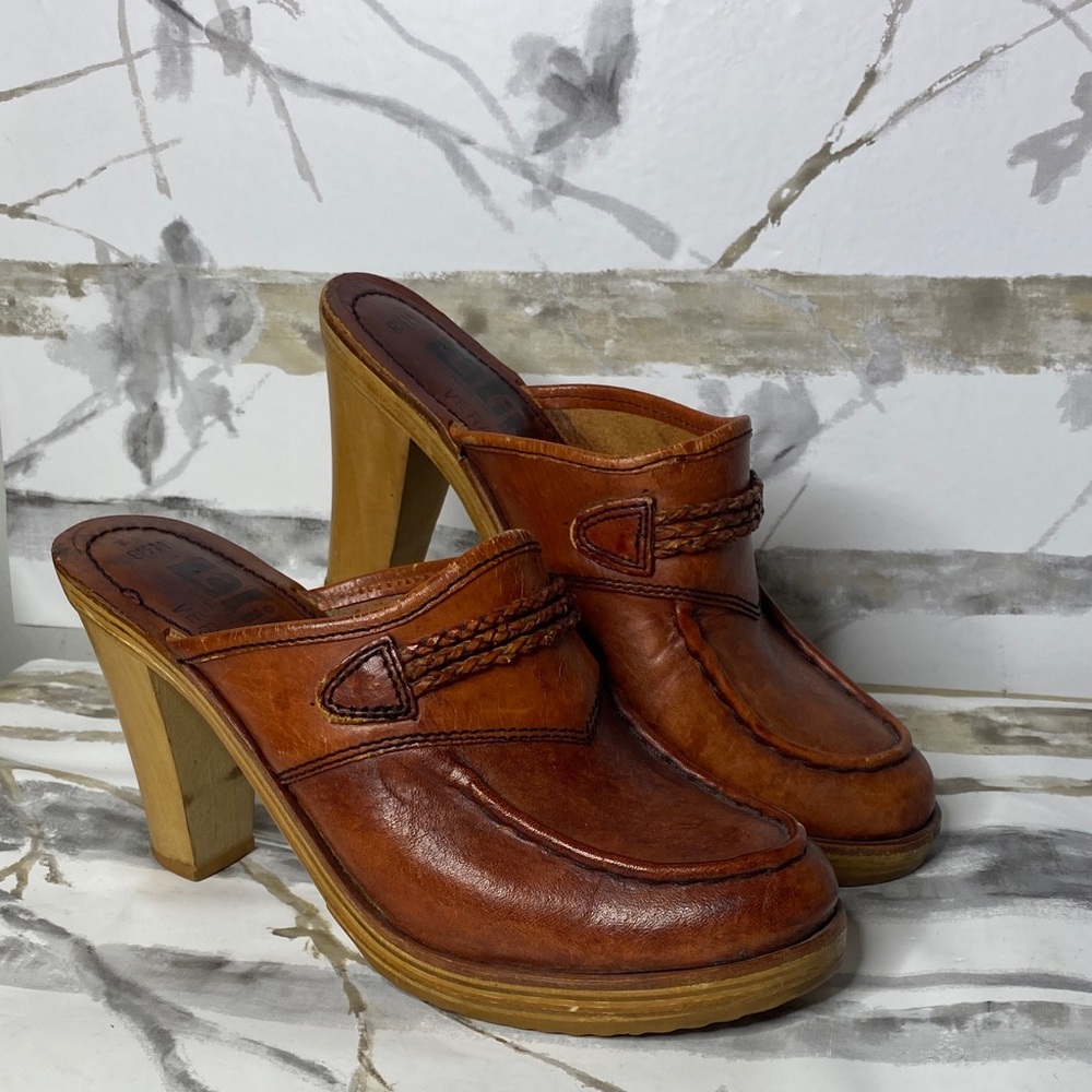 Vintage Latinas Mules
